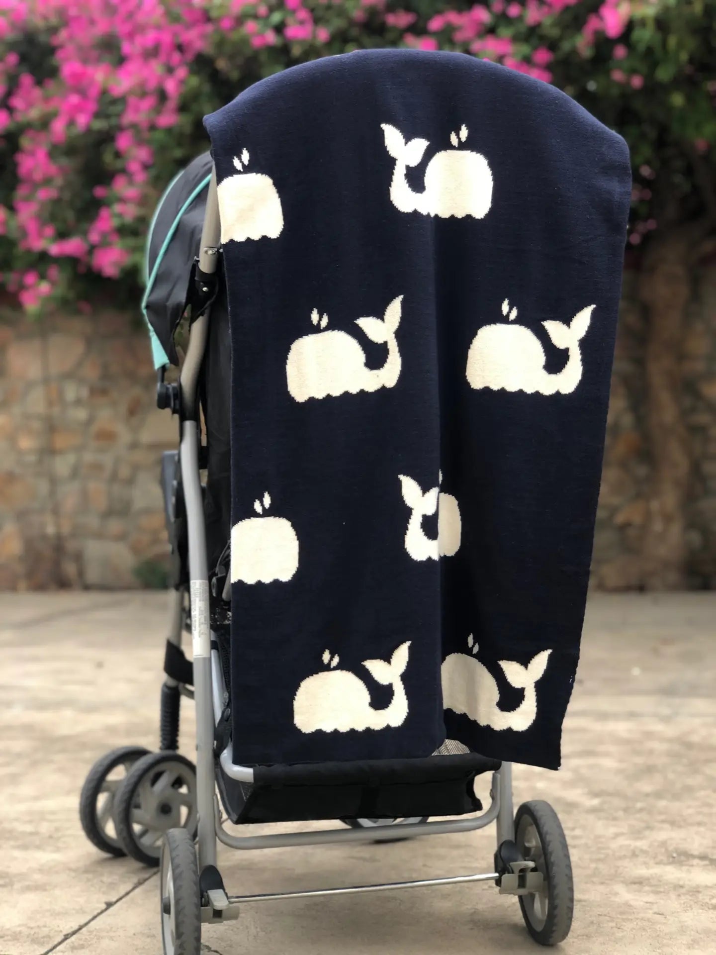 KNIT BABY BLANKET WHALE