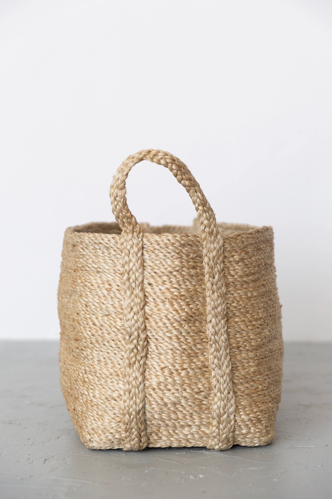 SMALL JUTE FLOOR BASKET