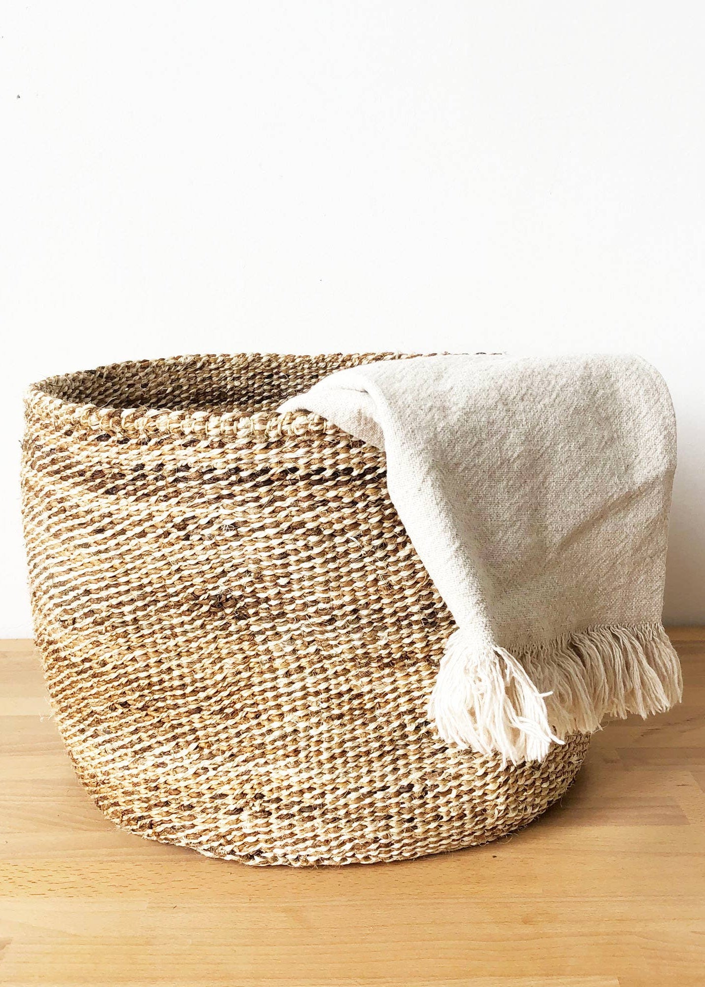 EXTRA LARGE BANANA LEAF BASKET