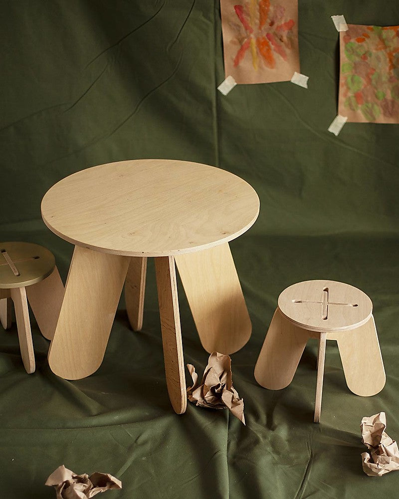 CHILDREN'S TABLE